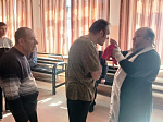 Священник посетил реабилитационный центр в селе Верхний Мамон
