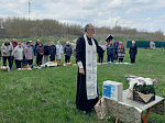 Священник совершил чин освящения пасхальной снеди в селах Богучарского района и в местном психоневрологическом интернате
