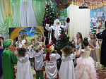 В святочные дни Рождества, священник совершил визит на праздничный концерт группы № 7 в СОШ № 9