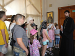 Ребята из школьного лагеря терновской школы посетили Тихоновский храм