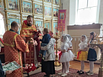 В Михайло-Архангельском храме прихожанок поздравили с православным женским днем