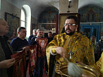 В Петропавловском храме совершили чин освящения хоругвий