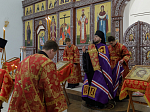 В Неделю 6-ю по Пасхе, о слепом, епископ Дионисий совершил Божественную литургию в Воскресенском соборе Белогорского мужского монастыря
