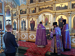 В Свято-Тихоновском соборном храме Острогожска совершены богослужения Недели Крестопоклонной
