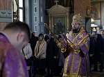 В Неделю 2-ю Великого поста Преосвященнейший епископ Дионисий совершил Литургию свт. Василия Великого в Свято-Ильинском кафедральном соборе города Россошь