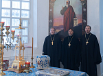 В преддверии престольного праздника Архипастырь совершил всенощное бдение в Покровском храме с. Шапошниковка Ольховатского района