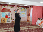 21 апреля настоятель храма св. мч. Иоанна Воина г. Богучар иерей Евгений Ельчанинов с матушкой Ириной посетили детский сад «Сказка»