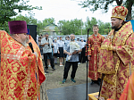 Епископ Дионисий возглавил Божественную литургию на территории Верхнемамонского казачьего кадетского корпуса с. Гороховка и совершил закладку камня в основание храма