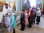 В храме Успения Пресвятой Богородицы города Калач воспитанников Воскресной школы поздравили с Рождеством Христовым