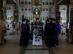 Преосвященнейший епископ Дионисий совершил в Свято-Ильинском кафедральном соборе города Россоши последнюю в этом году Литургию Преждеосвященных Даров