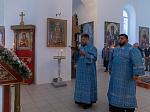 В преддверии престольного праздника Архипастырь совершил всенощное бдение в Покровском храме с. Шапошниковка Ольховатского района