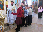 В храме Успения Пресвятой Богородицы города Калач воспитанников Воскресной школы поздравили с Рождеством Христовым