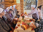 В храме Успения Пресвятой Богородицы села Верхний Мамон поздравили пожилых прихожан