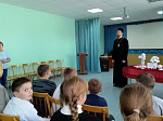 Клирик Россошанского благочиния посетил Крисоносовскую СОШ