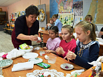В Воскресной школе при Петропавловском храме состоялся мастер-класс по изготовлению пасхальных сувениров