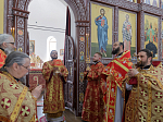 В Неделю 6-ю по Пасхе, о слепом, епископ Дионисий совершил Божественную литургию в Воскресенском соборе Белогорского мужского монастыря