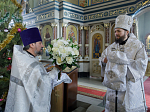 В Крещенский сочельник епископ Россошанский и Острогожский Дионисий совершил Литургию в храме Святой Живоначальной Троицы районного поселка Кантемировка