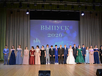 Выпускной вечер «От инициативы к успеху» прошел в Каменской СОШ №1 