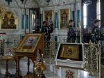 В пятницу Страстной седмицы Преосвященнейший епископ Дионисий совершил вечерню с выносом Плащаницы Спасителя в Ильинском кафедральном соборе Россоши