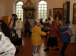 В Казанском храме настоятеля поздравили с двенадцатилетием диаконской хиротонии и провели благотворительную акцию
