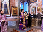 В Неделю Крестопоклонную епископ Дионисий совершил Божественную литургию в Свято-Троицком соборе Серафимо-Дивеевского монастыря в с. Дивеево Нижегородской области