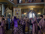 В праздник Воздвижения Креста Господня Правящий Архиерей совершил Литургию в Свято-Ильинском кафедральном соборе города Россоши