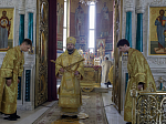 Глава Россошанской епархии совершил молодежную Литургию в Свято-Ильинском кафедральном соборе города Россошь