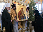 Глава Воронежской митрополии поздравил настоятельницу и сестер Алексиево-Акатовой обители со знаменательными датами - 400-летием основания обители и 30-летием возобновления монашеской жизни