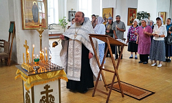Панихида в Свято-Митрофановском храме села Верхний Мамон по погибшим после ракетной атаки в Воронеже