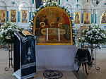 В пятницу Страстной седмицы епископ Дионисий совершил вечерню с выносом Плащаницы Спасителя в Ильинском кафедральном соборе г. Россошь
