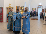 В преддверии престольного праздника Архипастырь совершил всенощное бдение в Покровском храме с. Шапошниковка Ольховатского района