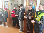 В п.г.т. Подгоренский настоятель Троицкого храма совместно с Подгоренской автоинспекцией провели мероприятие для школьников