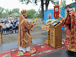 Епископ Дионисий возглавил Божественную литургию на территории Верхнемамонского казачьего кадетского корпуса с. Гороховка и совершил закладку камня в основание храма