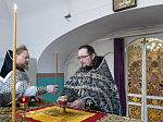 В пятницу 2-й седмицы Великого поста правящий архиерей совершил Литургию Преждеосвященных Даров в Казанском храме с. Гнилое