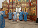 В преддверии престольного праздника Архипастырь совершил всенощное бдение в Покровском храме с. Шапошниковка Ольховатского района