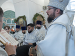В праздник Собора Пресвятой Богородицы Преосвященнейший епископ Дионисий совершил Литургию в храме иконы Божией Матери «Казанская» города Павловска