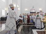 В день престольного праздника Архипастырь совершил Божественную литургию в храме Всемилостивого Спаса города Россошь
