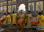 Епископ Дионисий совершил воскресное богослужение в Воскресенском соборном храме Белогорского мужского монастыря