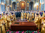 Епископ Россошанский и Острогожский Дионисий в числе сонма Архипастырей совершил Божественную литургию в Благовещенском кафедральном соборе г. Воронежа