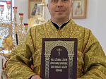 В Неделю 8-ю по Пятидесятнице епископ Дионисий совершил Божественную литургию в Воскресенском соборе Белогорского мужского монастыря