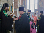 Глава Россошанской епархии возглавил служение молебна святым Петру и Февронии Муромским в Свято-Ильинском кафедральном соборе г. Россошь