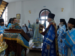 В праздник Похвалы Богородицы Архипастырь совершил Божественную литургию в Воскресенском соборе Белогорского мужского монастыря