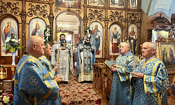 В Покровском храме города Павловска торжественно встретили престольный праздник