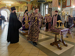 В канун праздника Воздвижения Креста Господня Преосвященнейший епископ Дионисий совершил всенощное бдение в Ильинском кафедральном соборе города Россоши
