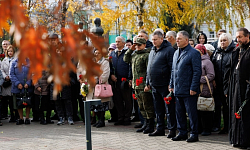 В г. Калач состоялся митинг, посвященный Дню памяти военнослужащих, погибших в период прохождения военной службы в мирное время