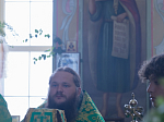В праздник Святой Троицы Преосвященнейший епископ Дионисий совершил Литургию в Свято-Троицком храме города Россоши