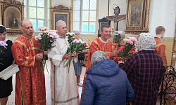 В благочинии поздравили прихожанок с Днем жен-мироносиц