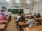 Священник принял участие в родительском собрании в Репьевской СОШ