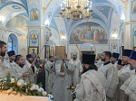 Епископ Россошанский и Острогожский Дионисий совершил архипастырский визит в г. Острогожск и возглавил торжественное богослужение в Тихоновском соборном храме