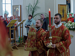 Епископ Россошанский и Острогожский Дионисий совершил венчальную Литургию в храме святителя Митрофана, первого епископа Воронежского, села Верхний Мамон